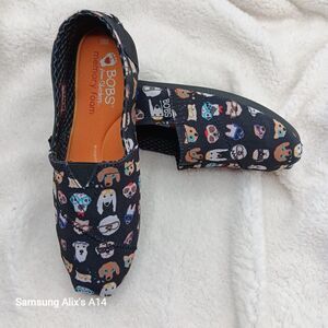 Skechers BOBS  Women's for dogs size 6.5‎ Black